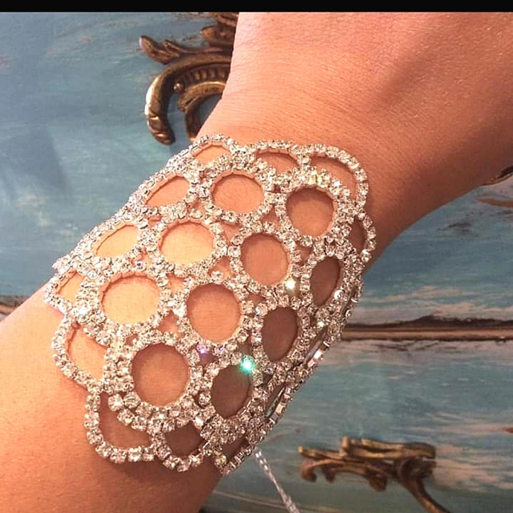 Rhinestone bracelet/arm band silver NWT